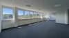 Große Büroetage mit Konferenzräumen auf der Haid - Westlich ausgerichtetes Großraumbüro mit abgetrenntem Einzelbüro