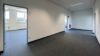 Große Bürofläche mit Konferenzräumen auf der Haid - Der breite Flur lässt sich ideal zur Ausstellung von Werbematerial und als Wartebereich einrichten