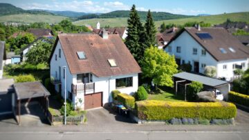 Idyllisch gelegenes Einfamilienhaus mit Einliegerwohnung in Ortsrandlage 79227 Schallstadt, Einfamilienhaus